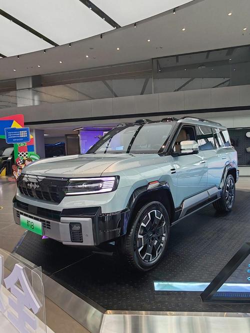 成都22比亚迪方程豹硬派越野的爆款，英菲尼迪35周年与你共成长